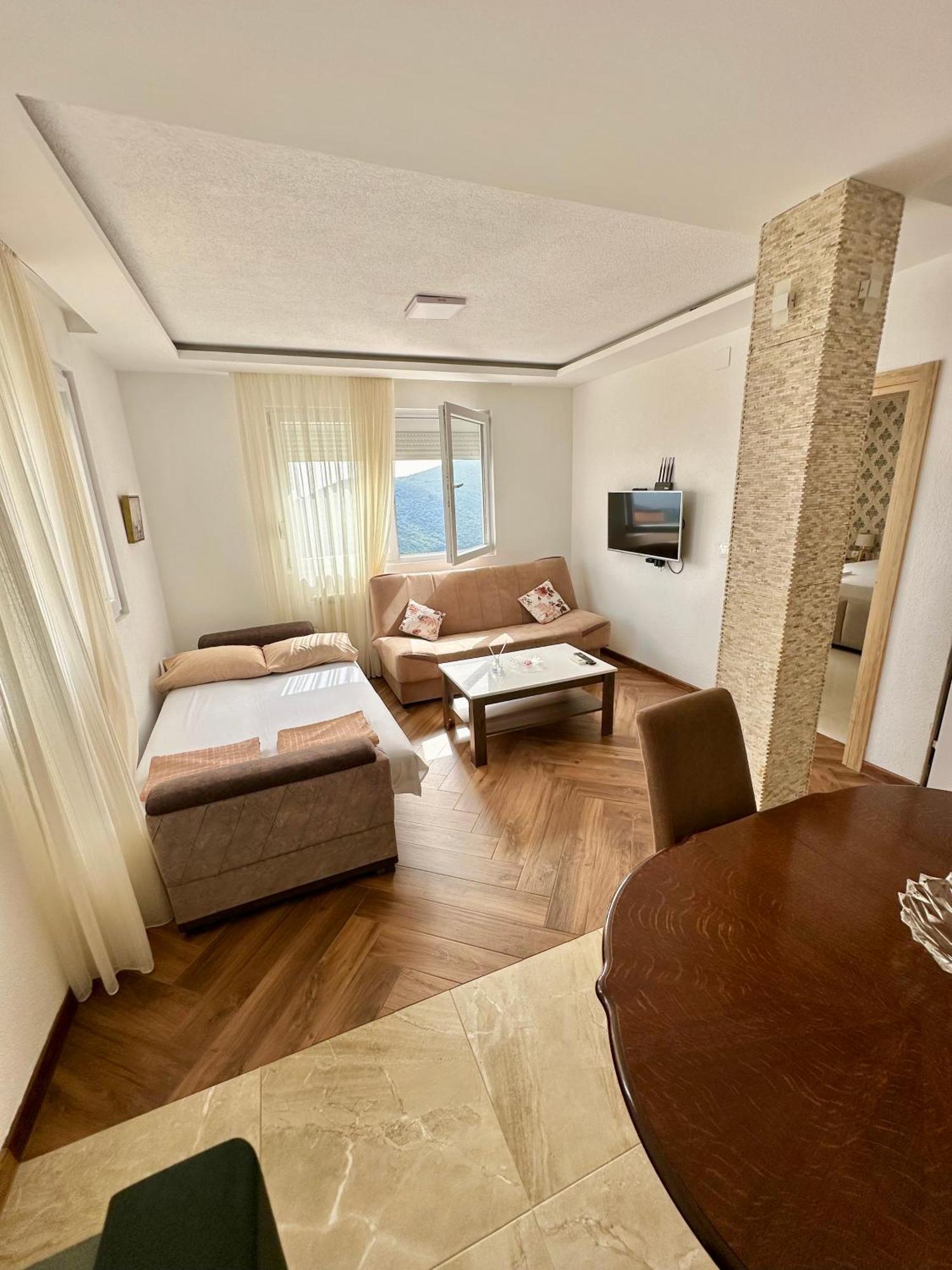 Montenegrina * Budva